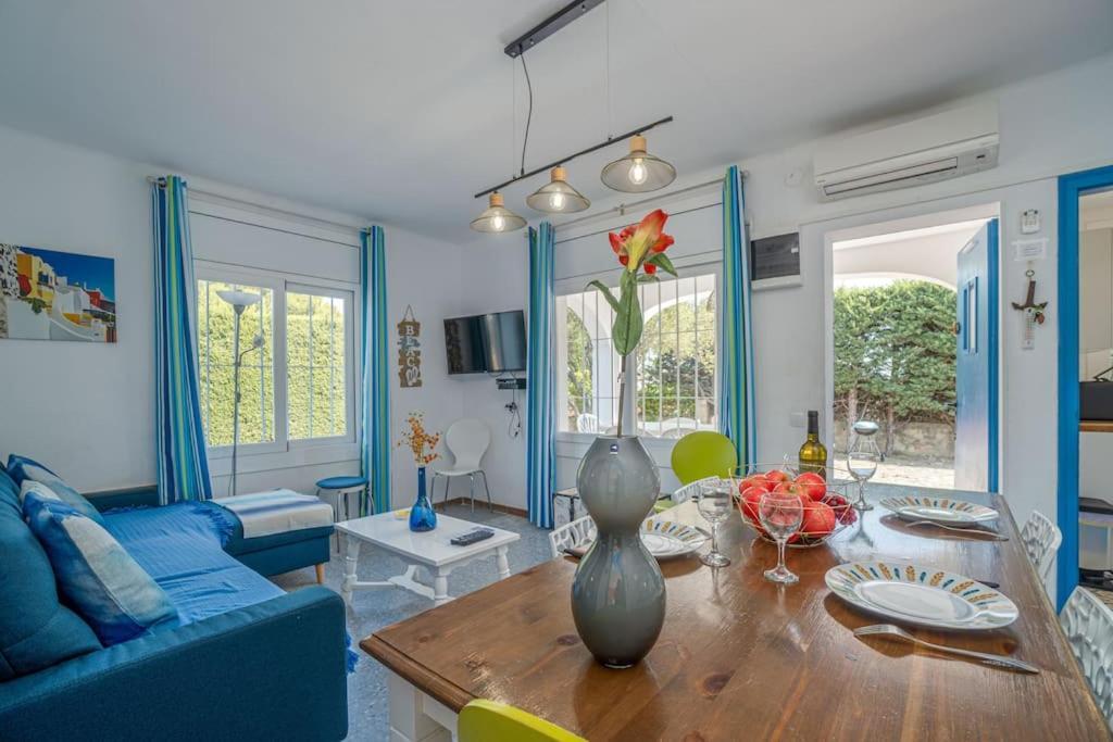 Vila Mb1-House With Big Garden ,Swimming-Pool, & Barbacue In Roses Exteriér fotografie