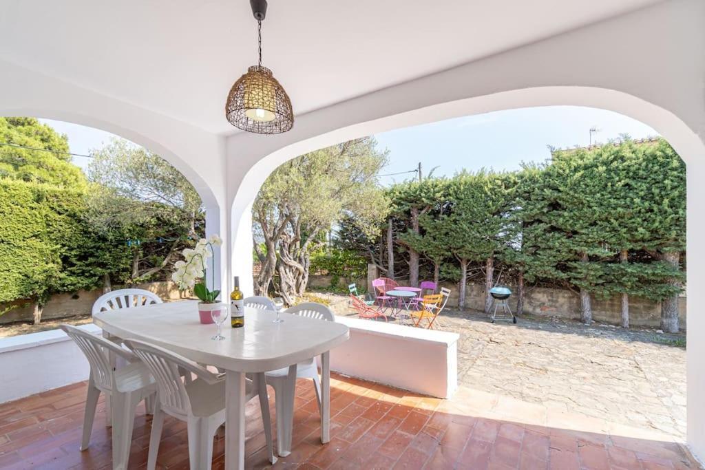 Vila Mb1-House With Big Garden ,Swimming-Pool, & Barbacue In Roses Exteriér fotografie