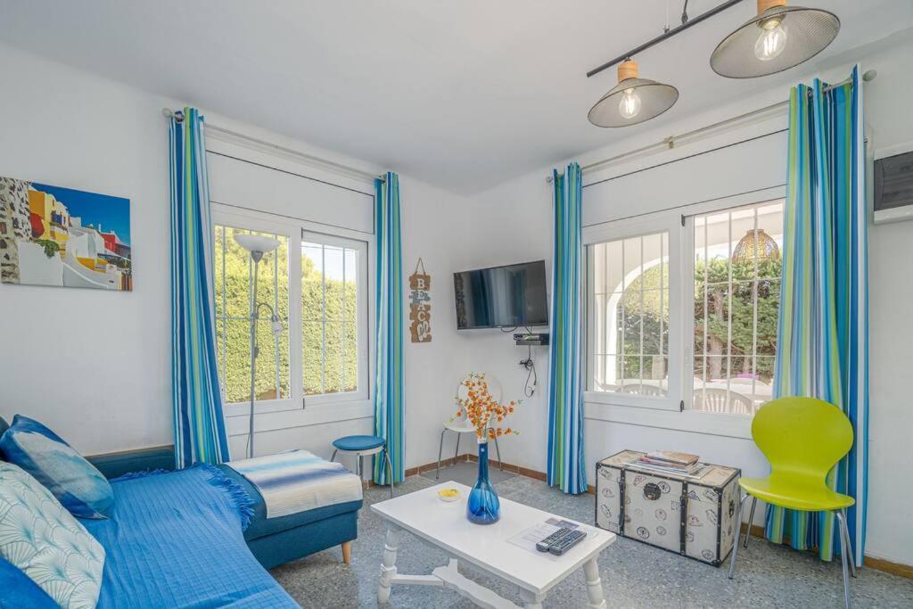 Vila Mb1-House With Big Garden ,Swimming-Pool, & Barbacue In Roses Exteriér fotografie