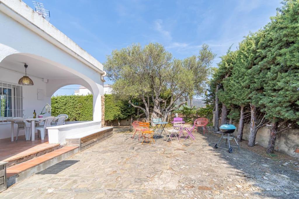 Vila Mb1-House With Big Garden ,Swimming-Pool, & Barbacue In Roses Exteriér fotografie