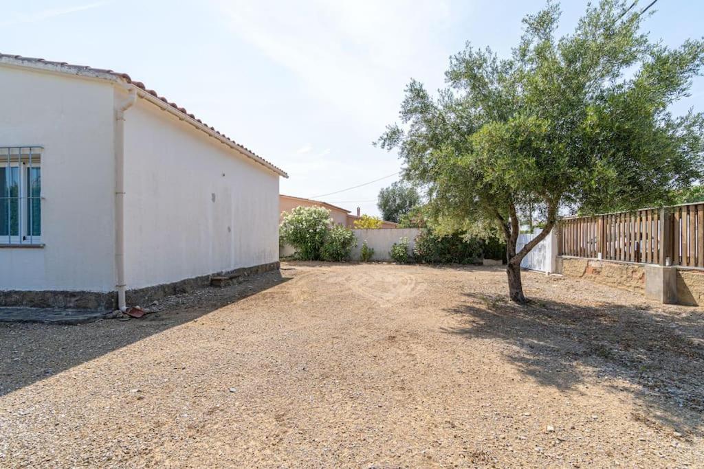 Vila Mb1-House With Big Garden ,Swimming-Pool, & Barbacue In Roses Exteriér fotografie