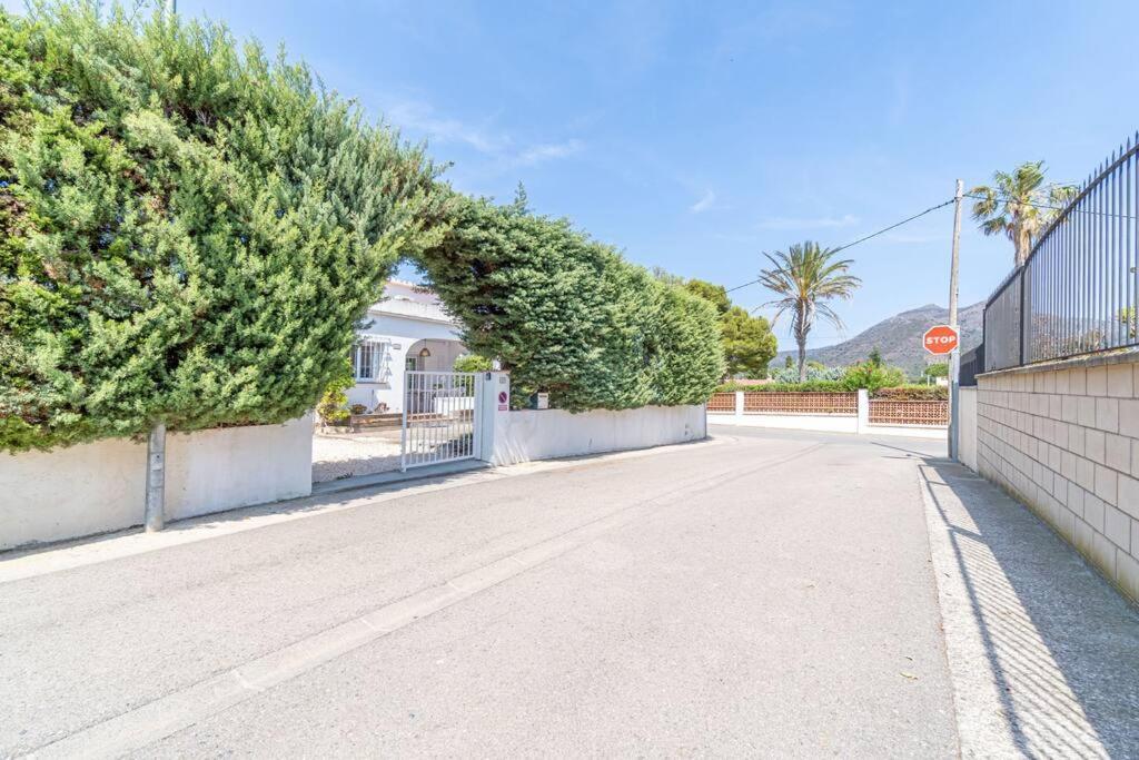 Vila Mb1-House With Big Garden ,Swimming-Pool, & Barbacue In Roses Exteriér fotografie