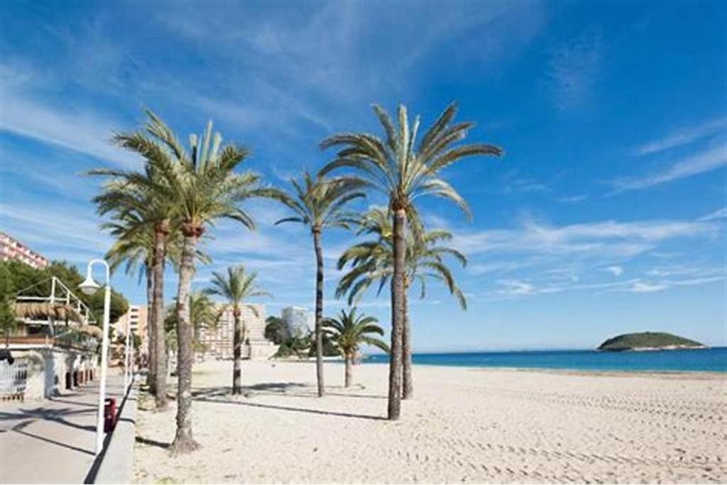 Vila Mb1-House With Big Garden ,Swimming-Pool, & Barbacue In Roses Exteriér fotografie